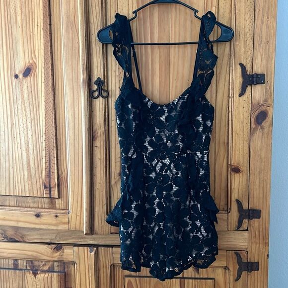 Selfie Leslie Lace Romper - Picture 1 of 6